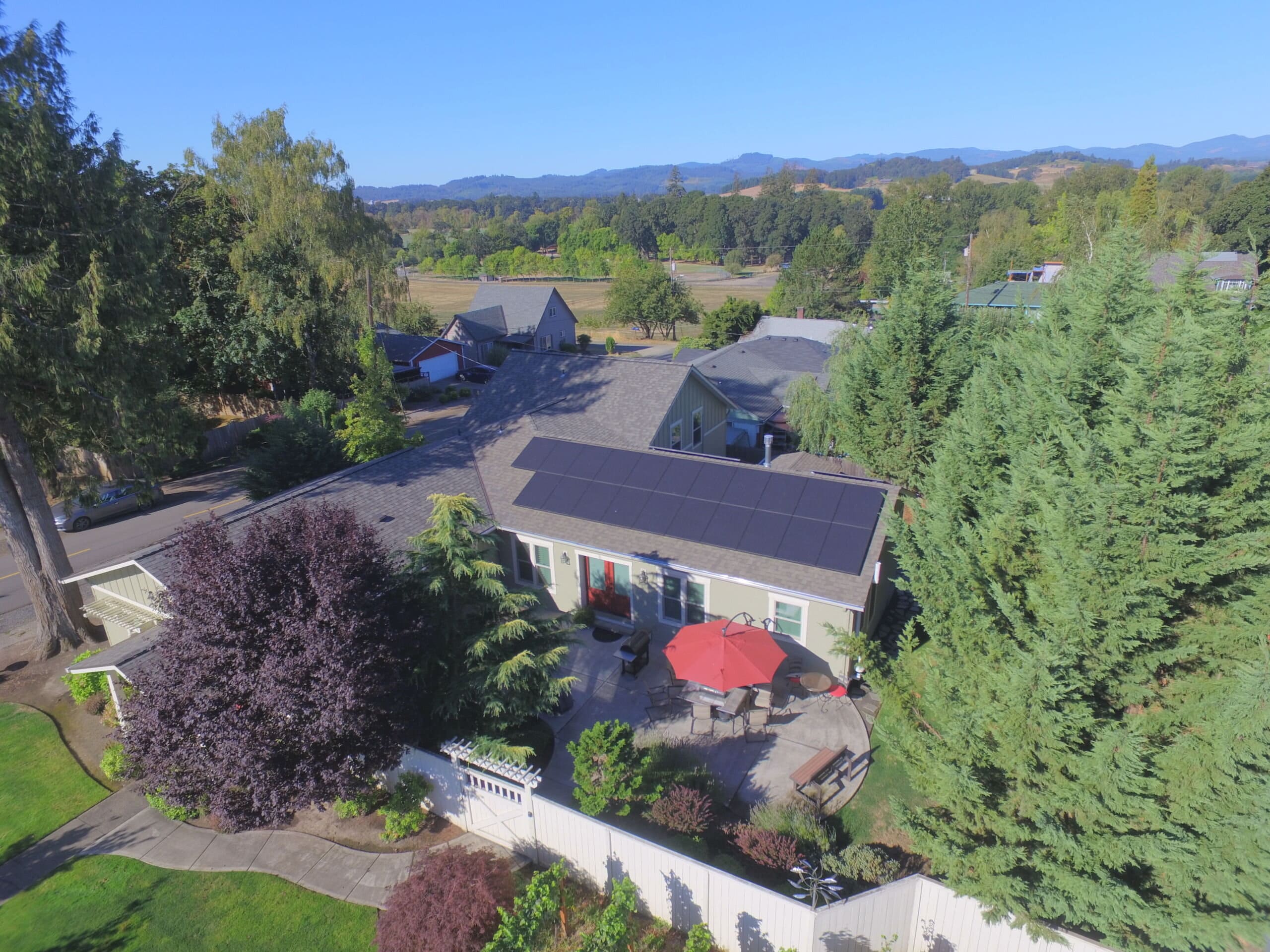Carlton-Preiss-completed-solar-installation carlton oregon solar installation
